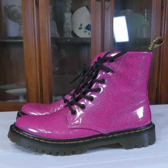 LKNW Dr. Martins Air Wair Luana Hot Pink w/Glitter Combat Boots Size 7 - Picture 2 of 9